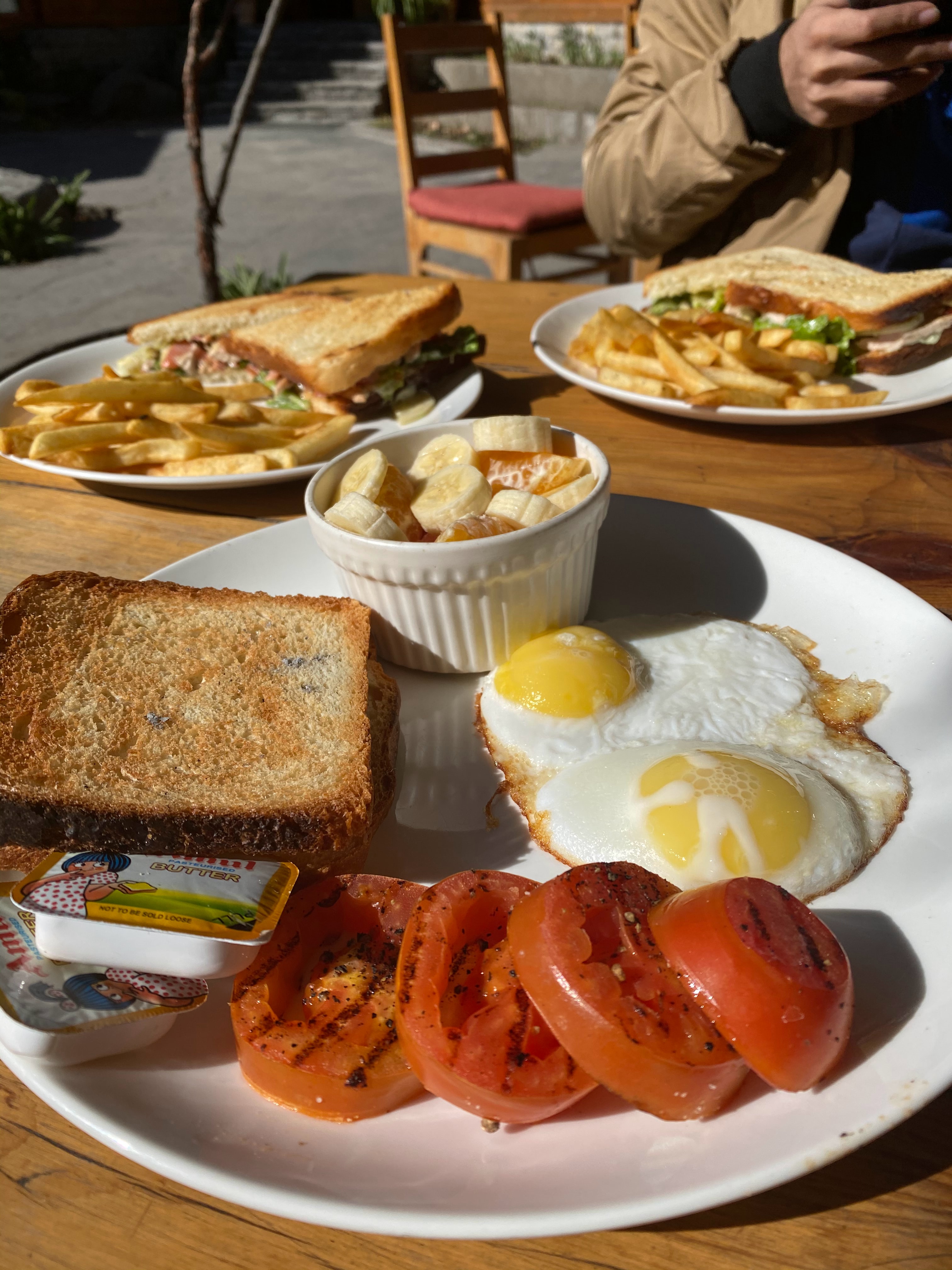 food in manali